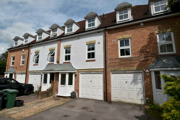 3 Bedroom Terraced House To Rent In Pine Gardens, Horley, Surrey, RH6