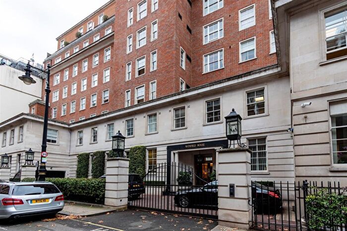 2 Bedroom Flat To Rent In Avenfield House, Park Lane, W1K