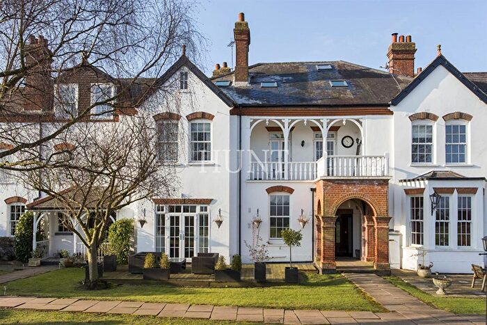 4 Bedroom Terraced House For Sale In Burnt House, Pudding Lane, Essex, IG7