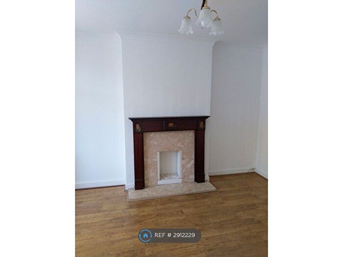 3 Bedroom Semi-Detached House To Rent In Beech Avenue, Manchester, M45
