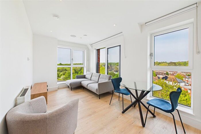 2 Bedroom Flat To Rent In Coombe Hill House, London, SW20