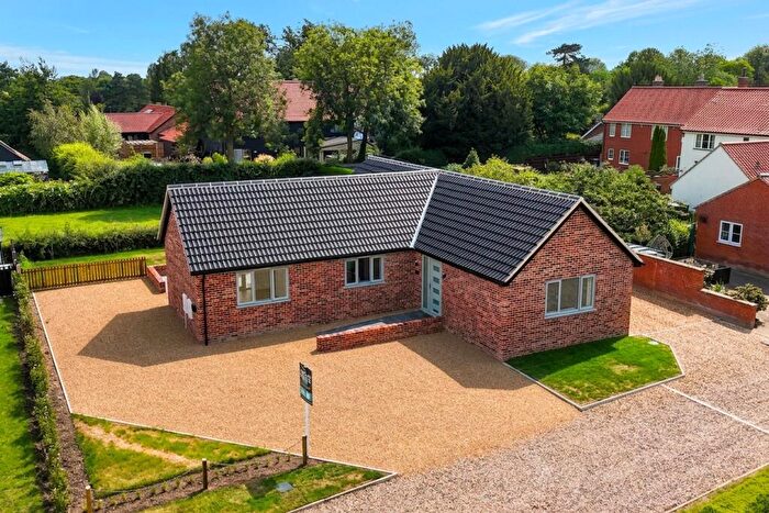 3 Bedroom Detached Bungalow For Sale In The Street, North Lopham, Diss, IP22