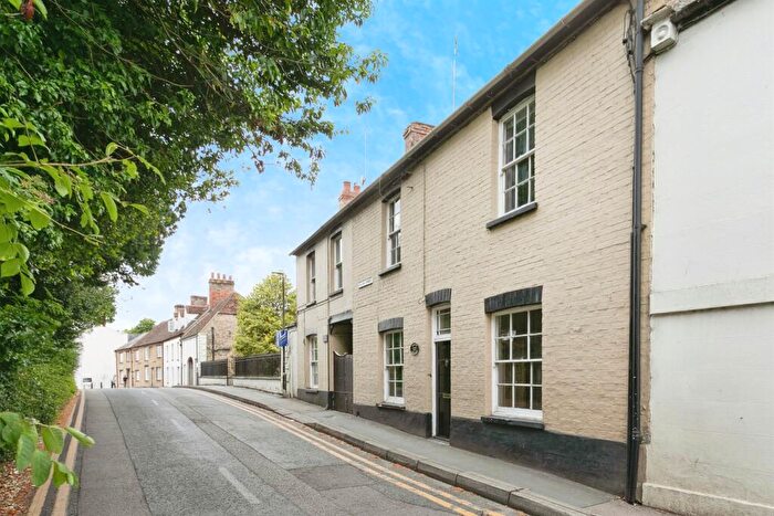 3 Bedroom House To Rent In Hunter Street, Buckingham, MK18