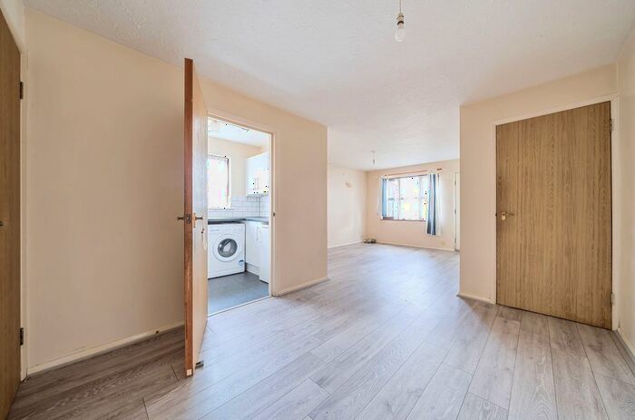 1 Bedroom Flat To Rent In Humber Road, Dartford, DA1