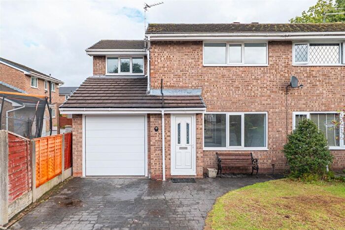 3 Bedroom Semi-detached House To Rent In Westlands, Leyland, PR26