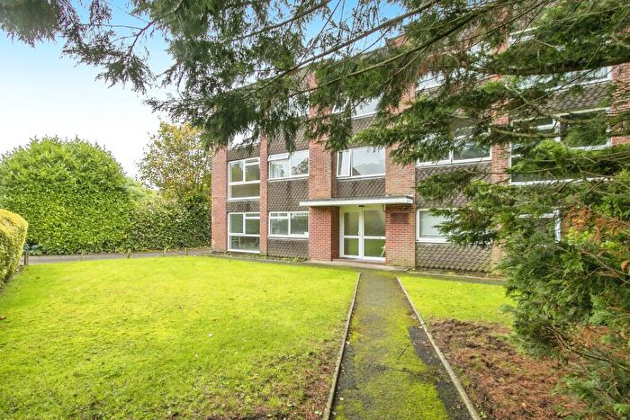 2 Bedroom Flat For Sale In Guest Avenue, Poole, Dorset, BH12