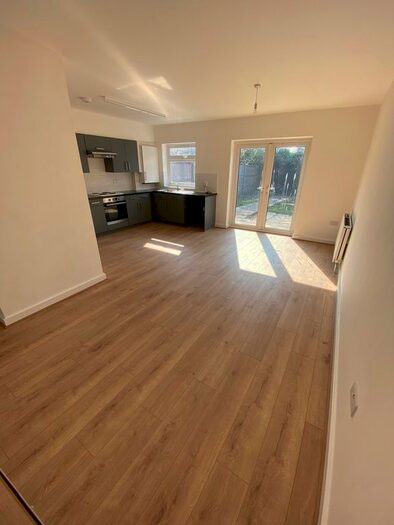 3 Bedroom Property To Rent In Middleham Road, London, N18