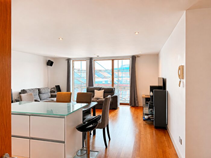 2 Bedroom Flat To Rent In Queen's Wharf, Queens Road, Reading, RG1