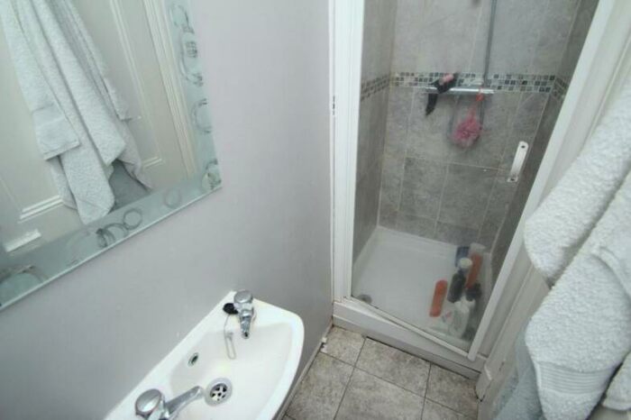 4 Bedroom Terraced House To Rent In Estcourt Avenue, Headingley, Leeds, LS6