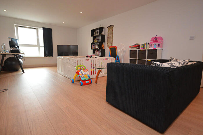 2 Bedroom Flat To Rent In Westferry Road, Isle Of Dogs, E14