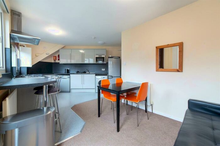 3 Bedroom Apartment To Rent In £pppw - Leazes Park Road, City Centre, NE1