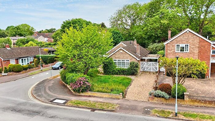 3 Bedroom Detached Bungalow For Sale In Plover Way, Bedford, MK41