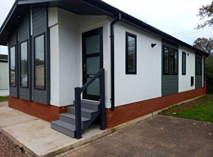 2 Bedroom Park Home For Sale In Rope Walk, Littlehampton, BN17