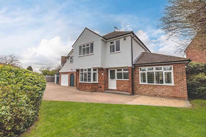 5 Bedroom Detached House For Sale In Linchfield Road, Datchet, SL3