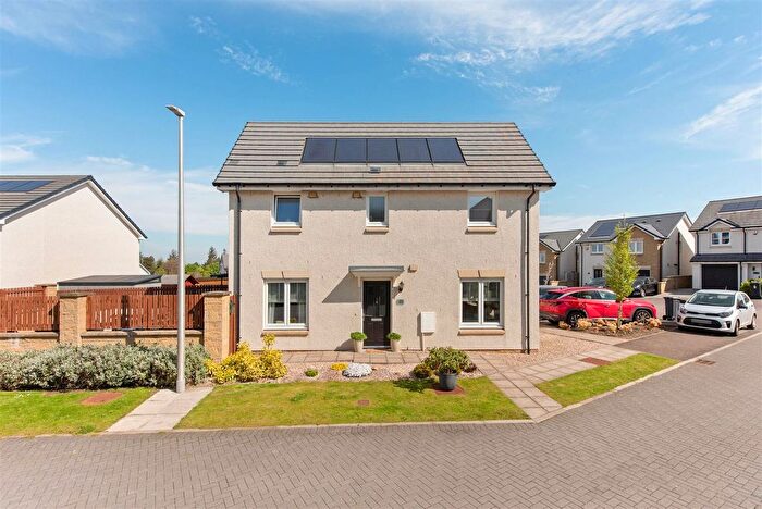 3 Bedroom Semi-Detached House For Sale In Croft Park Crescent, Whitburn, EH47