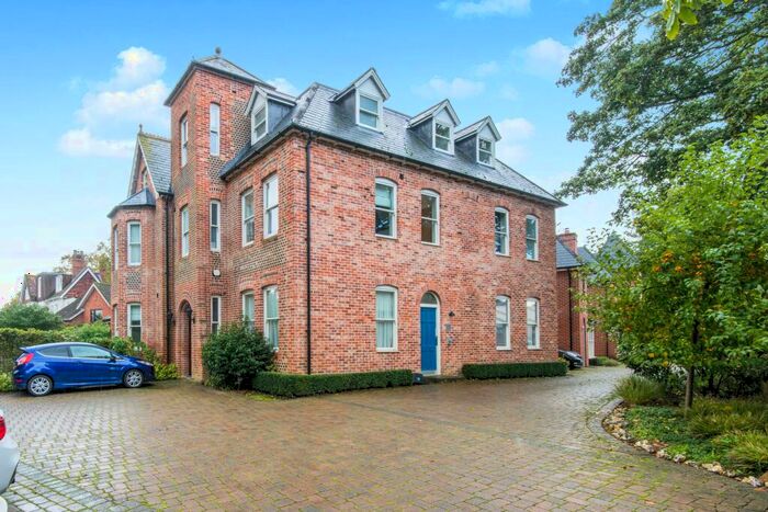 1 Bedroom Apartment To Rent In Kingsgate Street, Winchester, SO23