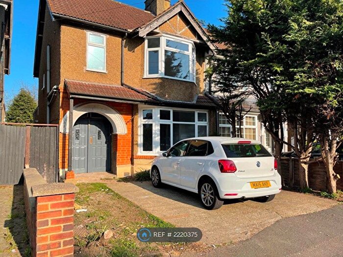 3 Bedroom Semi-Detached House To Rent In Mawney Road, Romford, RM7
