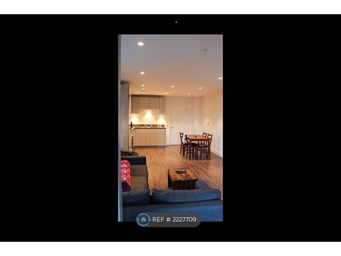 2 Bedroom Flat To Rent In Rathbone Market, London, E16