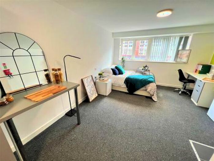 1 Bedroom Private Hall To Rent In Tudor Road, Leicester, LE3
