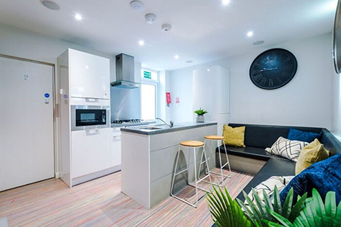 5 Bedroom Terraced House To Rent In Hill Street, Newcastle-Under-Lyme, ST5