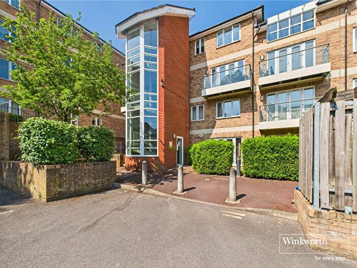 2 Bedroom Flat To Rent In Branagh Court, Reading, Berkshire, RG30