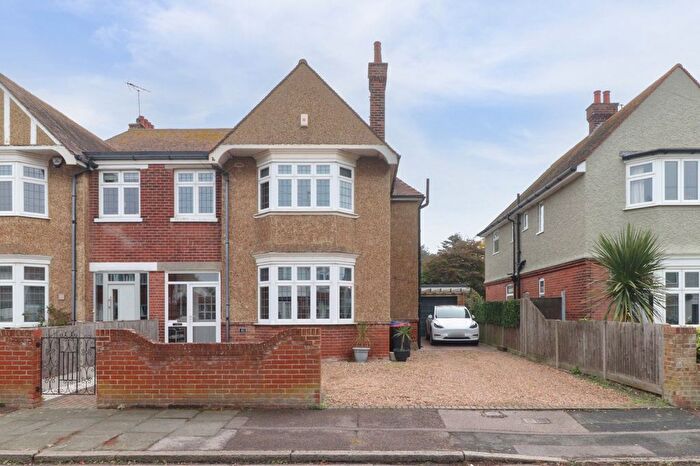 4 Bedroom Semi Detached House For Sale In All Saints Avenue, Margate, CT9