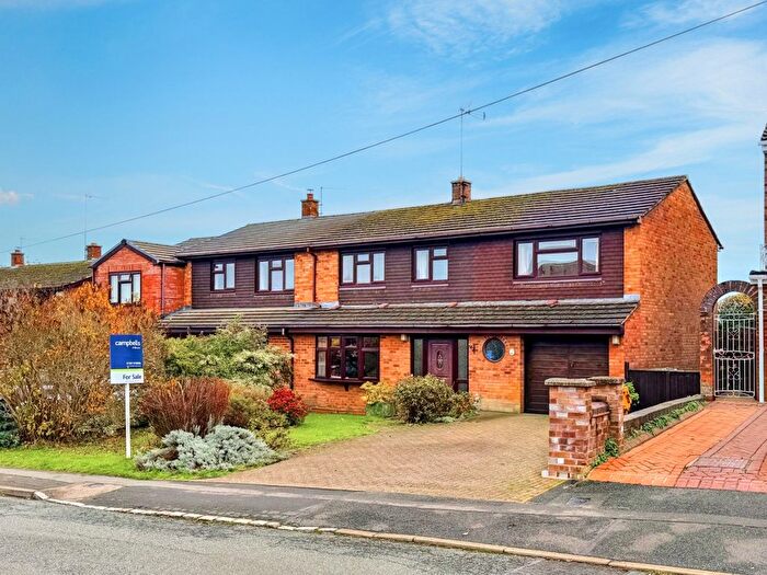 4 Bedroom Semi-Detached House For Sale In Croft Way, Weedon, NN7