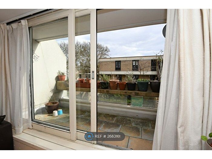 2 Bedroom Flat To Rent In Lulot Gardens, London, N19