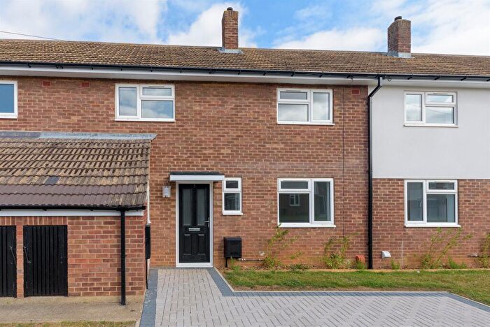 3 Bedroom Terraced House For Sale In Broadhurst Road, Wittering, Peterborough, PE8