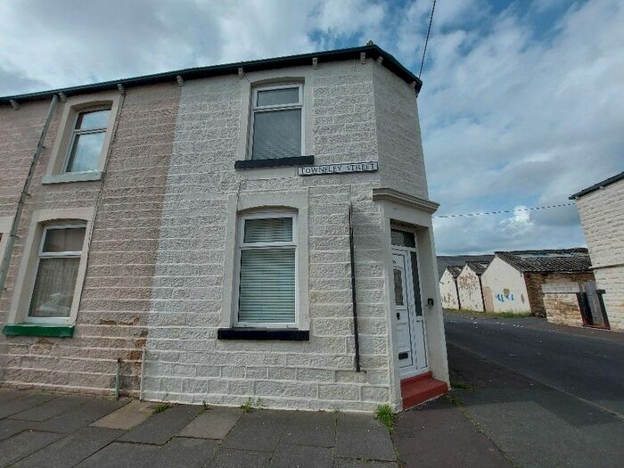 3 Bedroom End Of Terrace House To Rent In Towneley Street, Burnley, BB10