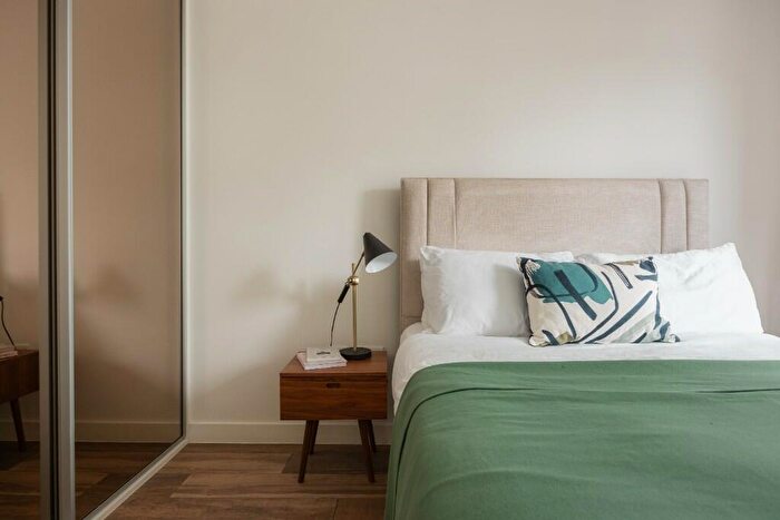 1 Bedroom Flat To Rent In Three Colts Lane, London, E2