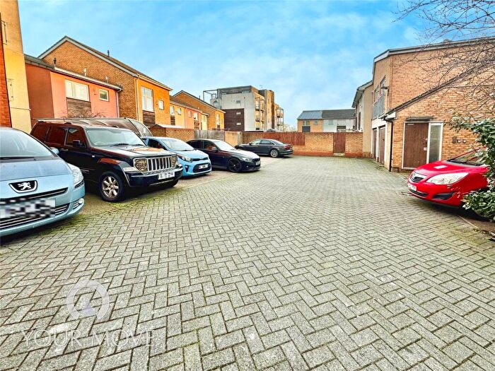 2 Bedroom Flat For Sale In Morris Walk, Dartford, Kent, DA1