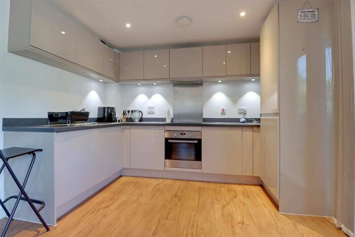 2 Bedroom Flat For Sale In Ramsden Court, Wickford, SS12