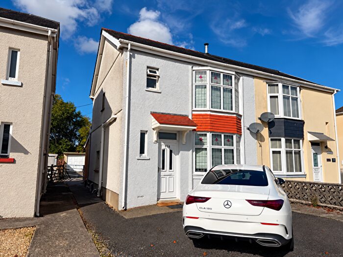 3 Bedroom Semi-detached House To Rent In Llandybie Road, Ammanford, SA18
