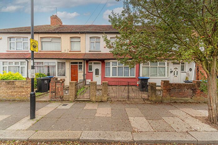 3 Bedroom Property For Sale In Sandal Road, Edmonton, N18