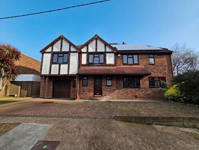 1 Bedroom House Of Multiple Occupation To Rent In Vaagen Road, Canvey Island, Essex, SS8