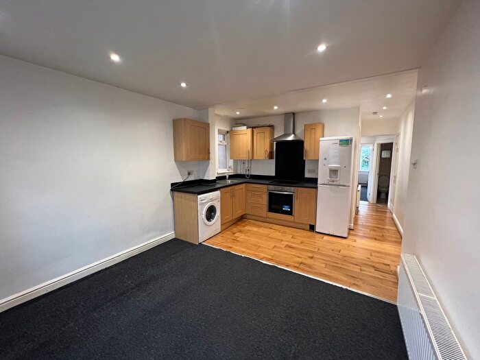 2 Bedroom Flat To Rent In Clarendon Road, Luton, LU2