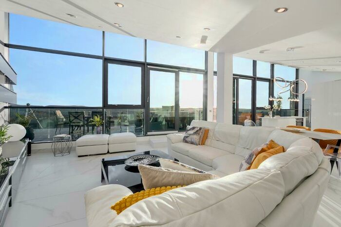 4 Bedroom Penthouse To Rent In Great Ancoats Street, Manchester, M4