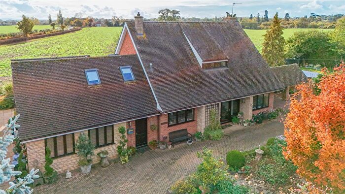 5 Bedroom Detached House For Sale In Bowling Green, Hanley Castle, Worcester, WR8