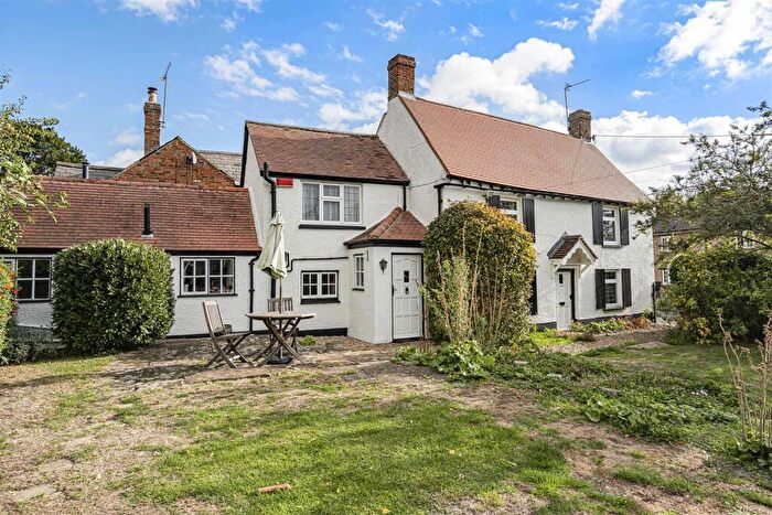 3 Bedroom Cottage For Sale In West End, Launton, OX26