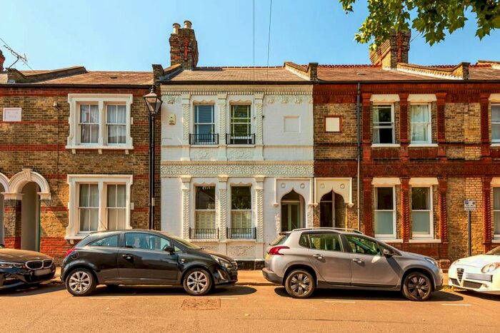 3 Bedroom Terraced House To Rent In Windsor, Berkshire, SL4