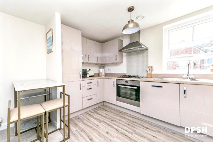 2 Bedroom Flat For Sale In Carson Grove, Morley, Leeds, LS27