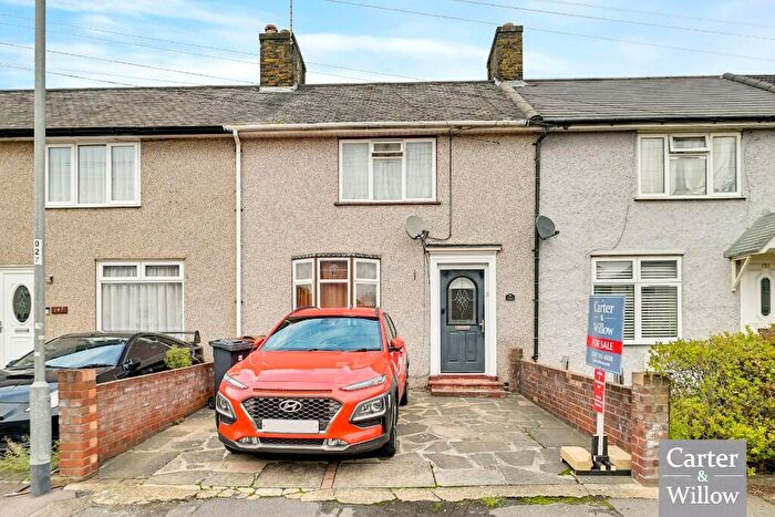 3 Bedroom Terraced House For Sale In Fitzstephen Road, Dagenham, RM8