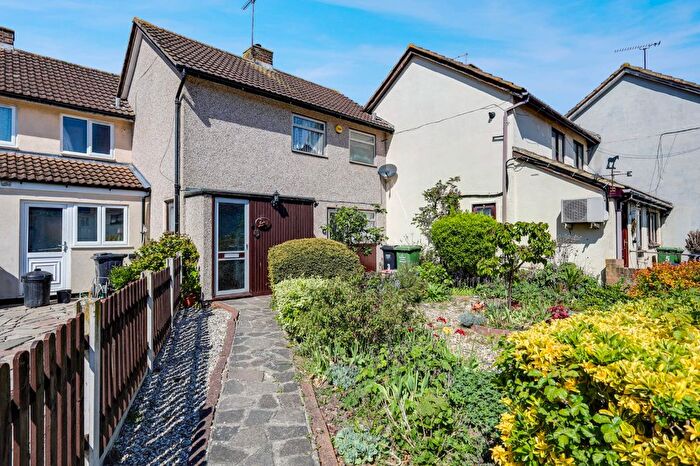 2 Bedroom Terraced House For Sale In Quilters Close, Basildon, Essex, SS14