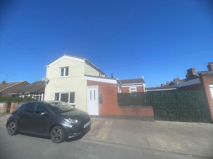 2 Bedroom Detached House To Rent In Thirlestane Crescent, Northampton, Northamptonshire, NN4