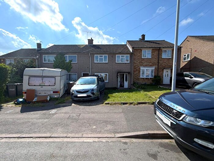 3 Bedroom Terraced House To Rent In Beadlow Road, Luton, LU4