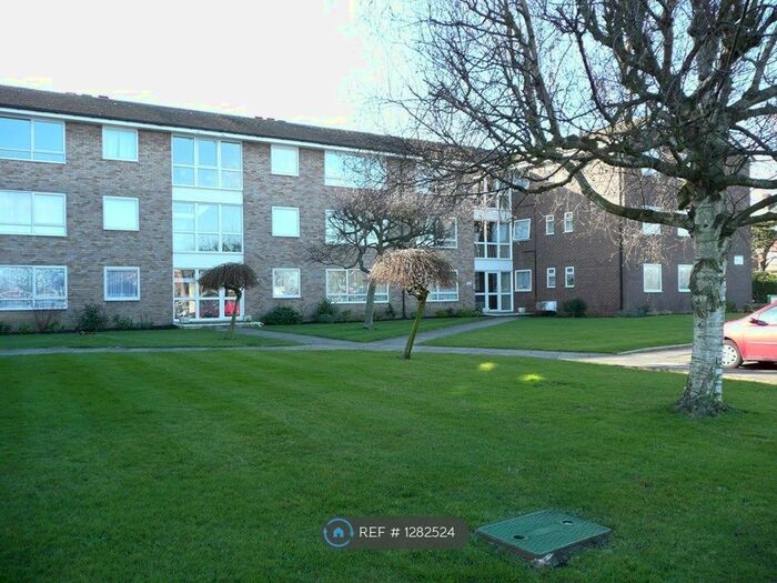 1 Bedroom Flat To Rent In The Pines, London N14