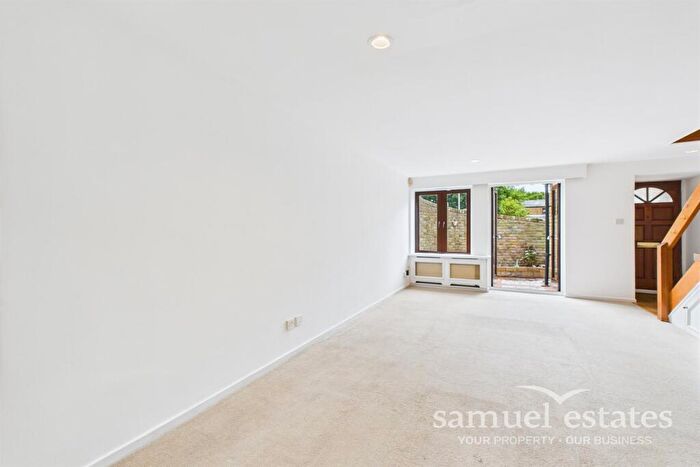 1 Bedroom End Of Terrace House To Rent In Beverley Close, Maysoule Road, Clapham Junction, SW11