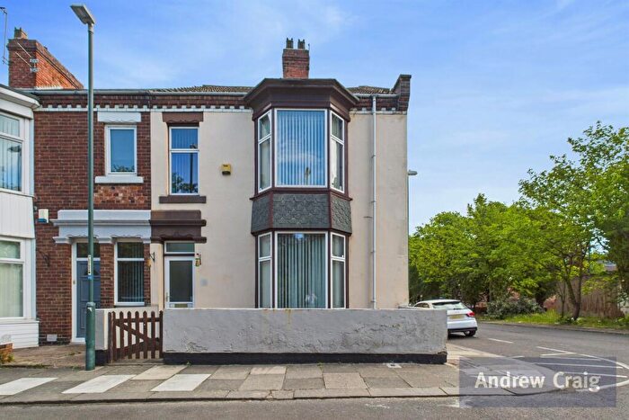 3 Bedroom End Of Terrace House For Sale In Belle Vue Crescent, South Shields, NE33