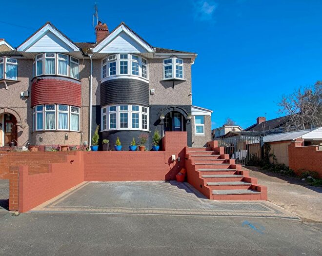 3 Bedroom End Terrace House For Sale In Vernon Rise, Greenford, UB6